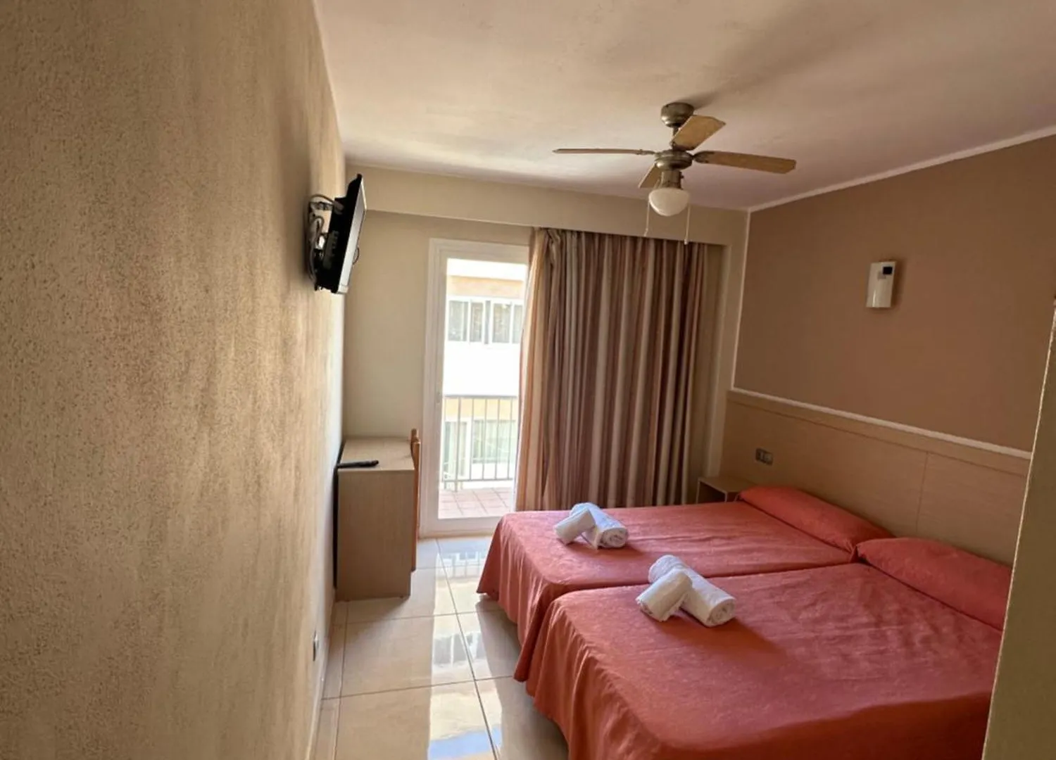 Hotel Leblon El Arenal  3*, El Arenal (Mallorca)
